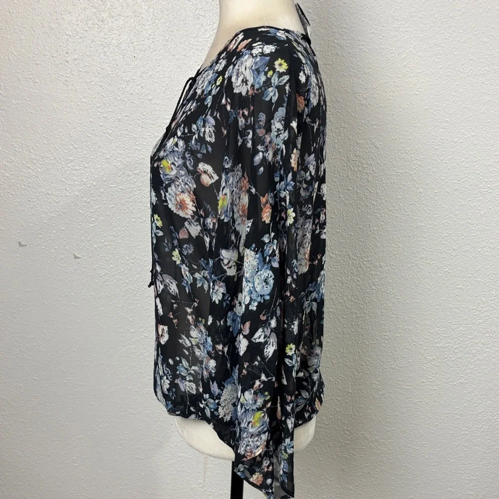 728 Carmen Marc Valvo Black and Blue Floral Blouse. SzS - Picture 4 of 8